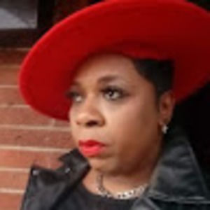 Meet your Posher, Holly